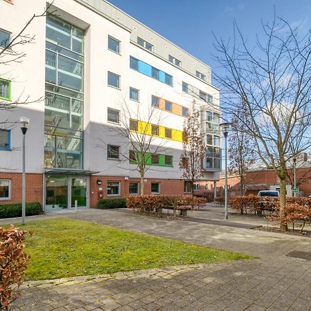 Bright & Central Studio In Luton, Sleeps 2 Luton  Exterior foto