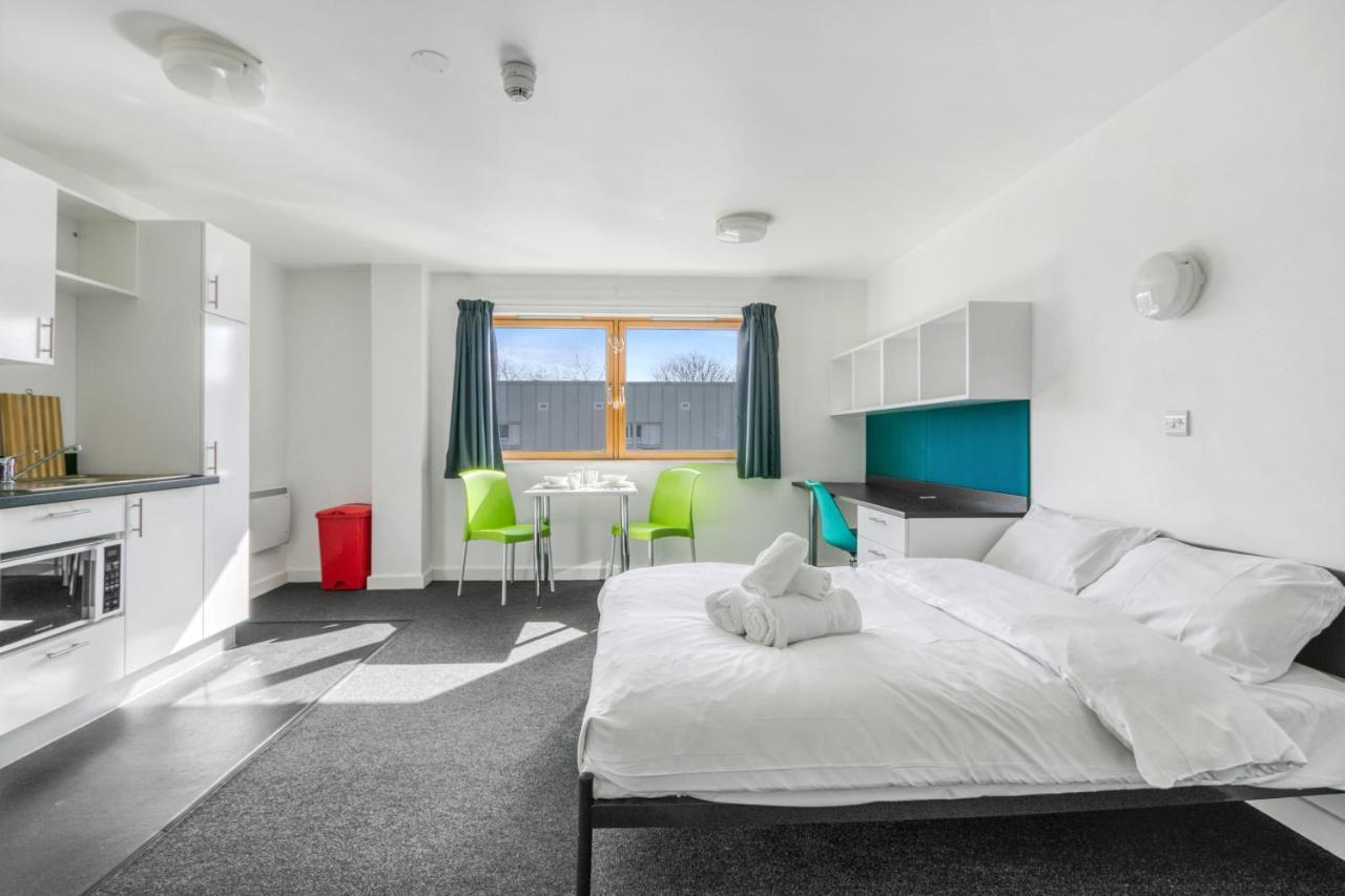 Bright & Central Studio In Luton, Sleeps 2 Luton  Exterior foto
