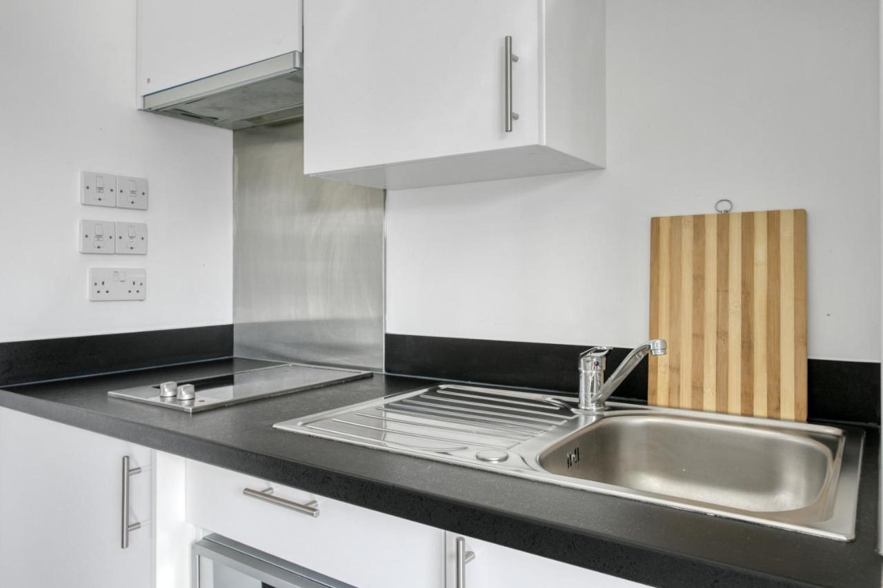 Bright & Central Studio In Luton, Sleeps 2 Luton  Exterior foto